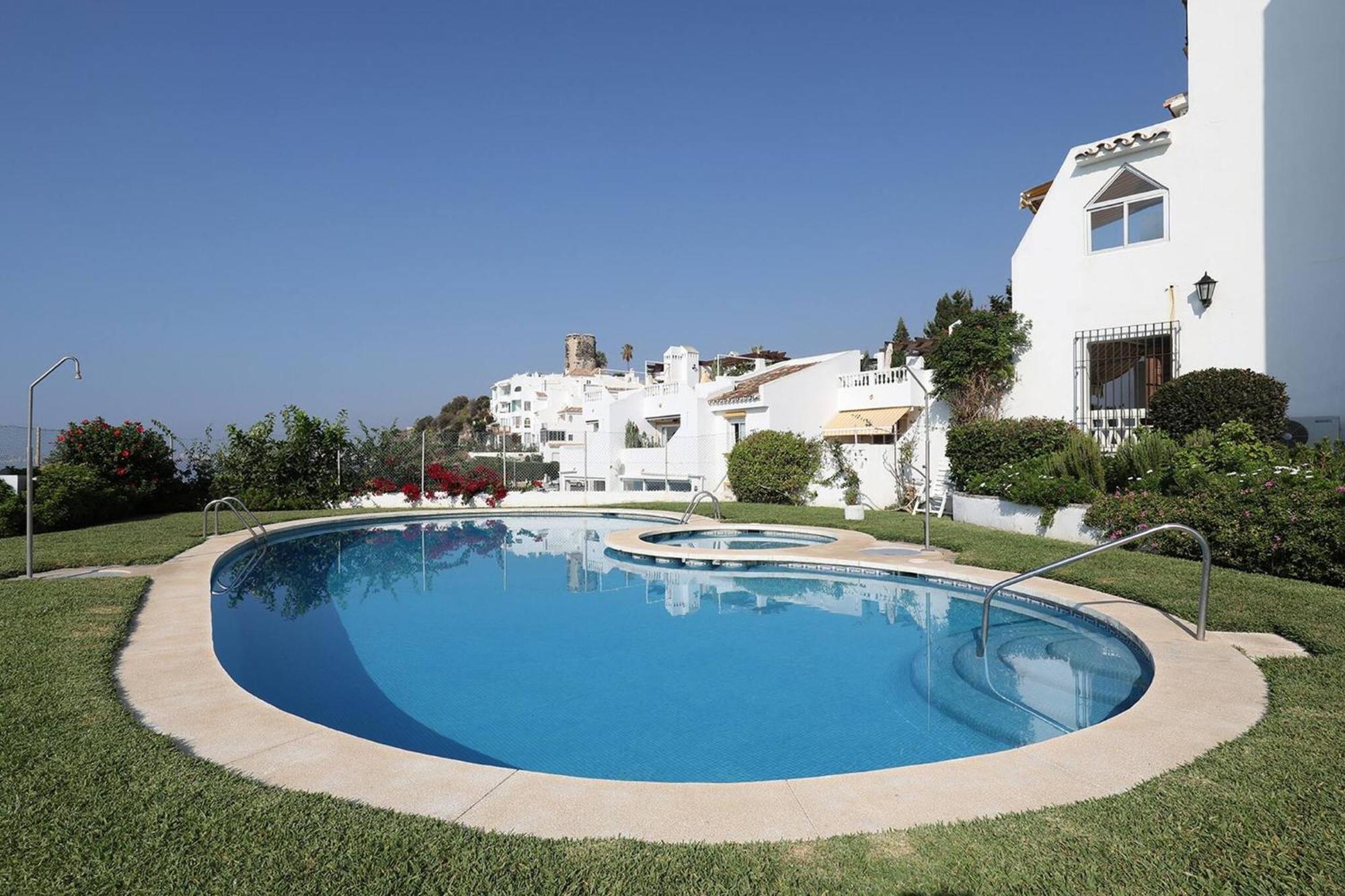 082 - Stunning Sea Views Beachfront Apartment Benalmadena Exterior photo